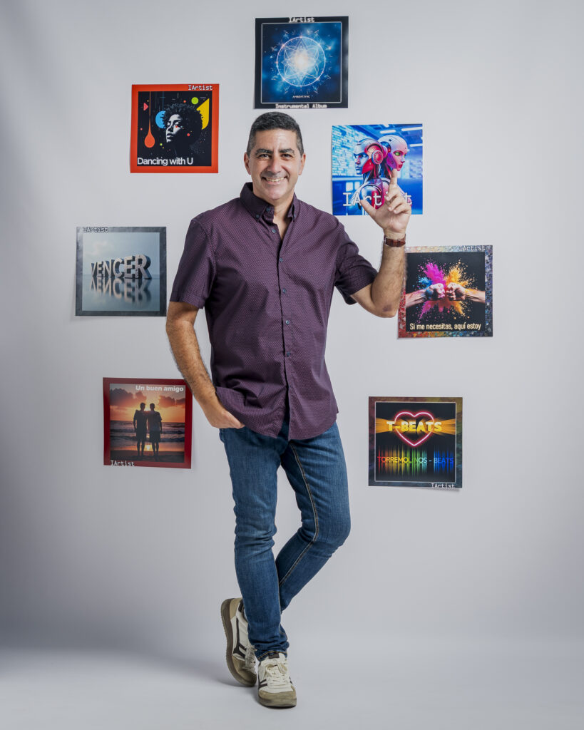 Paco Moya es IArtist